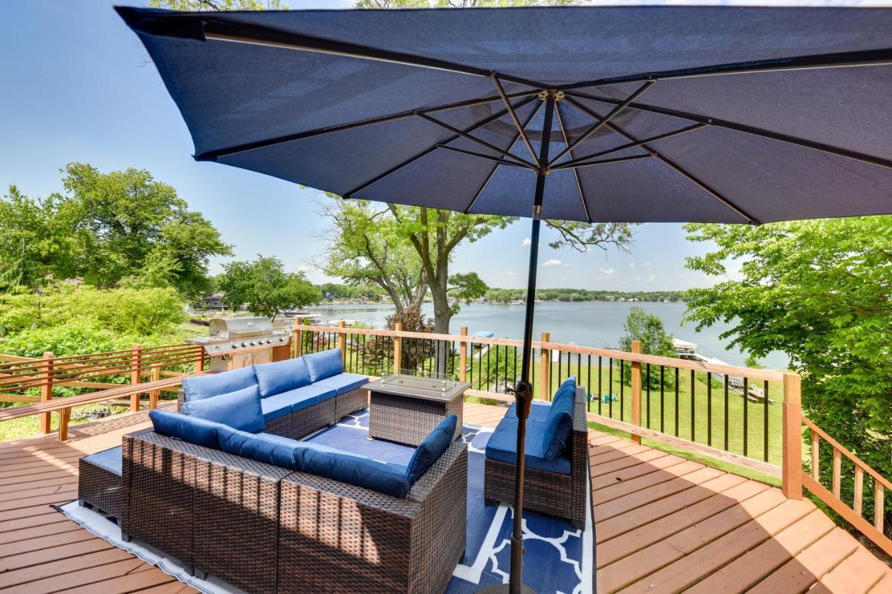 Waterfront Fox Lake Vacation Rental With Fire Pit! 외부 사진