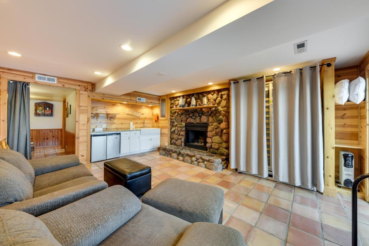 Waterfront Fox Lake Vacation Rental With Fire Pit! 외부 사진