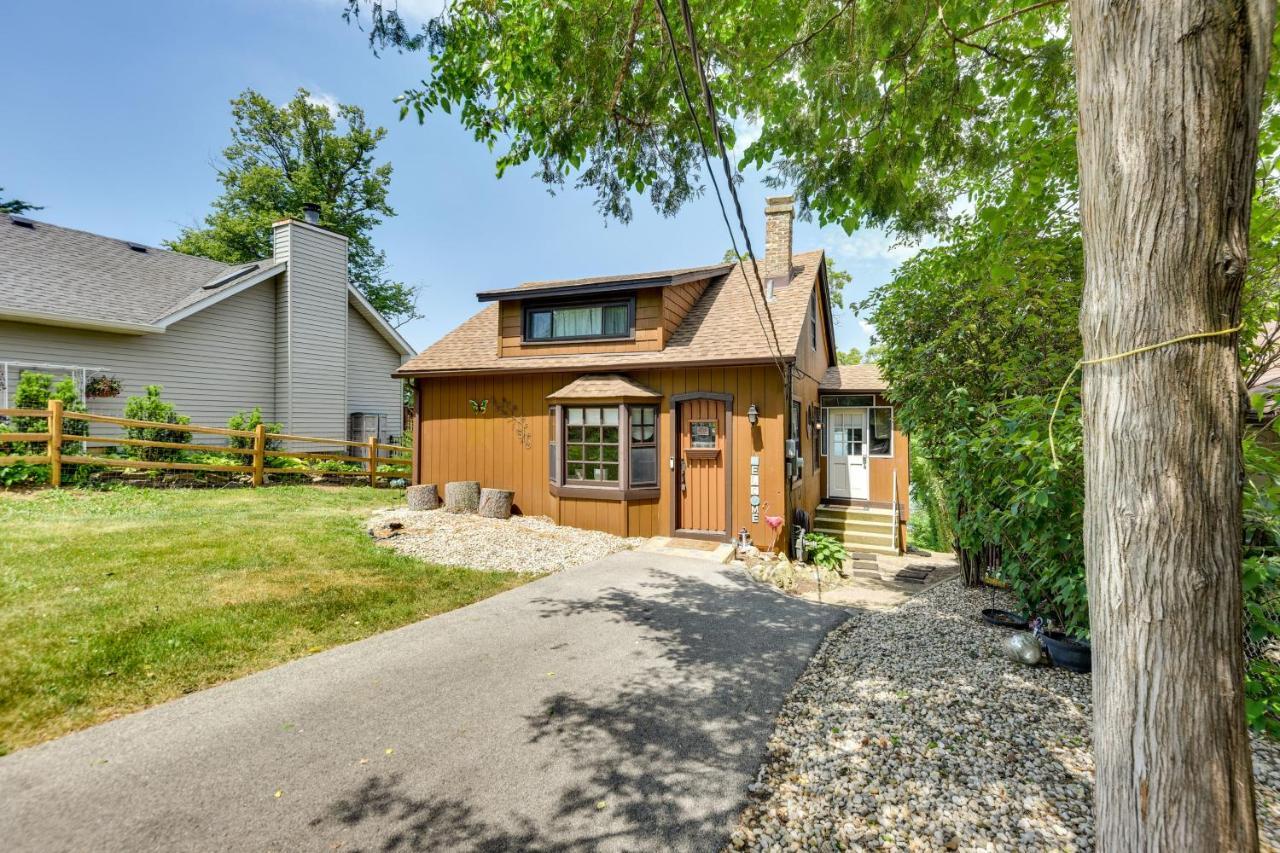 Waterfront Fox Lake Vacation Rental With Fire Pit! 외부 사진