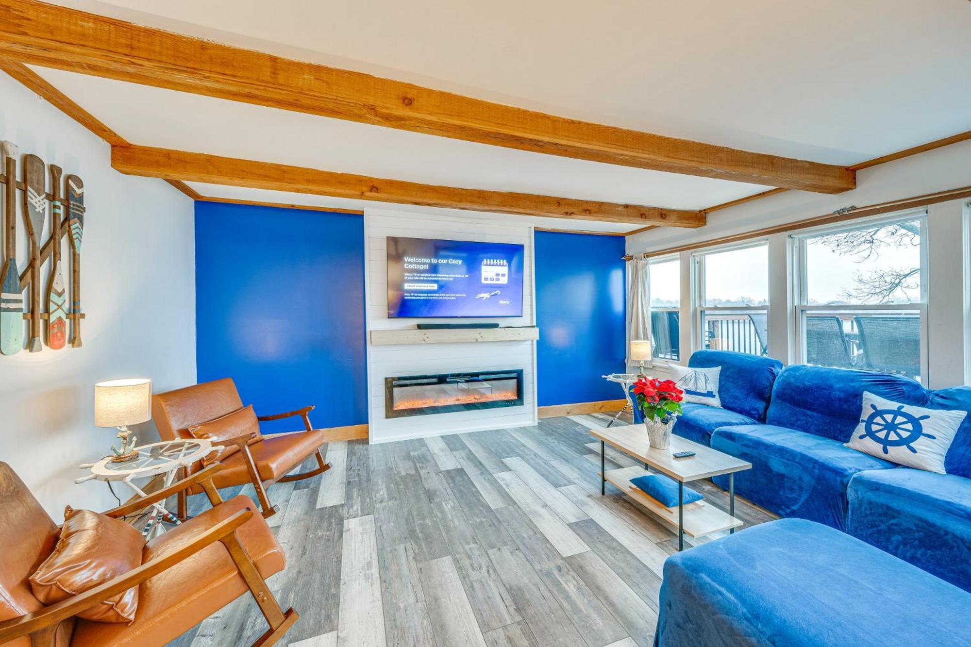 Waterfront Fox Lake Vacation Rental With Fire Pit! 외부 사진